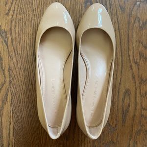 Banana Republic nude kitten heels